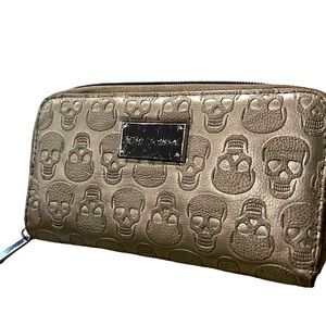skull wallet💀| Betsey Johnson